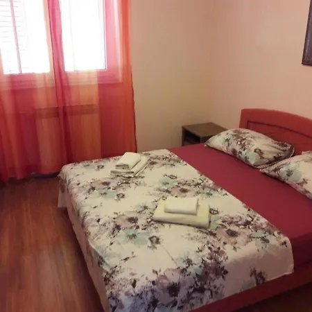 Daire Amalia - Two Bedroom With Terrace