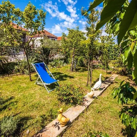 Amalia - Two Bedroom With Terrace Appartamento Zara