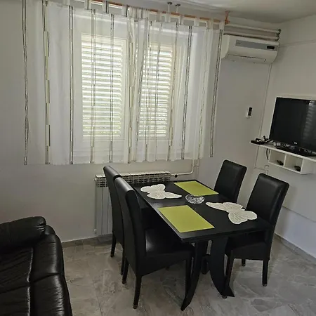 Amalia - Two Bedroom With Terrace Appartamento Zara