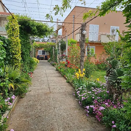 Amalia - Two Bedroom With Terrace * Zara