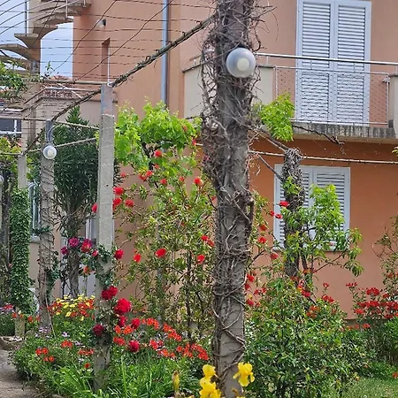Amalia - Two Bedroom With Terrace Zara