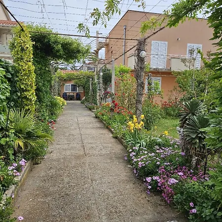 Amalia - Two Bedroom With Terrace Appartamento *